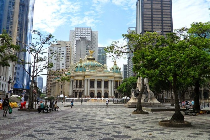 8-Hour Private Guided Tour in Rio de Janeiro - Starting in Copacabana: Meeting Point and How Pickups Work