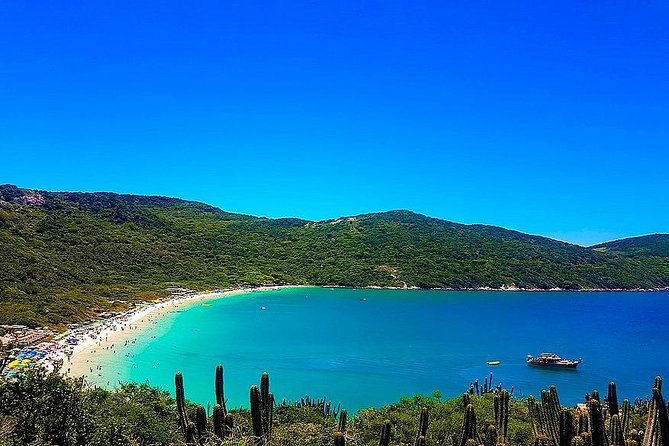 Arraial do Cabo Tour from Rio de Janeiro - Beach time at Farol Island and the Prainhas of Pontal of Atalaia (or Gurirí)