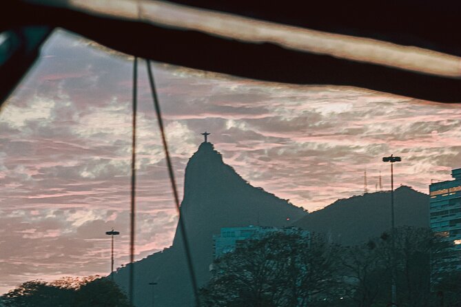 Brunch & Sunset Cruise with Capirinha in Rio - Sailing the bay with Christ the Redeemer and Sugar Loaf in your frame