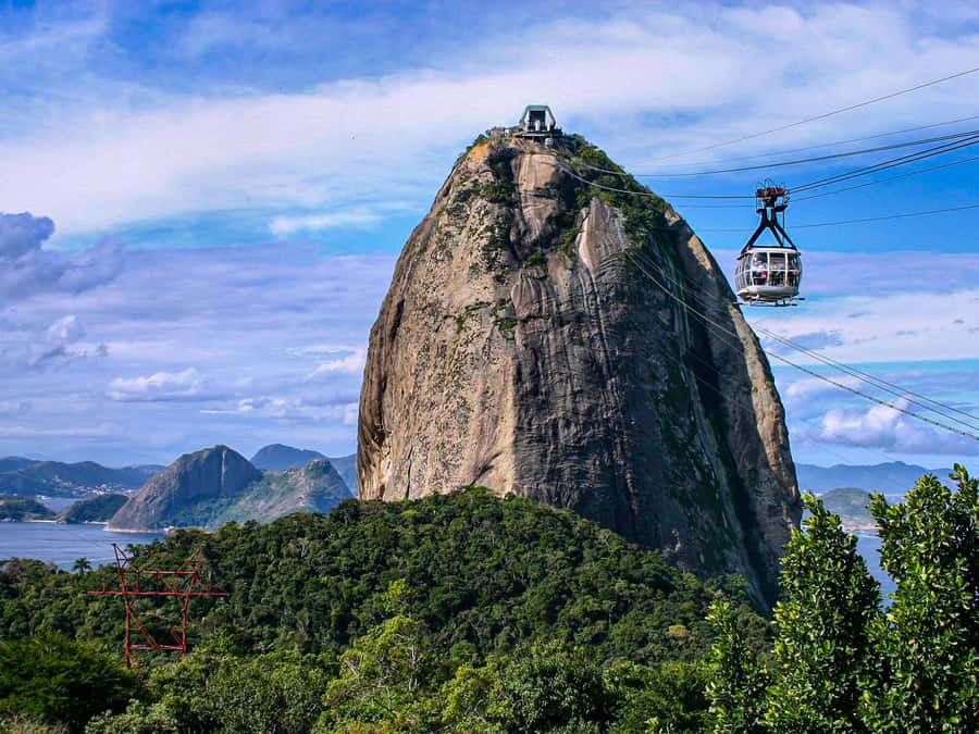 Christ the Redeemer and Escadaria Selarón Half-Day Tour - Christ the Redeemer on Corcovado Hill: how the stop works