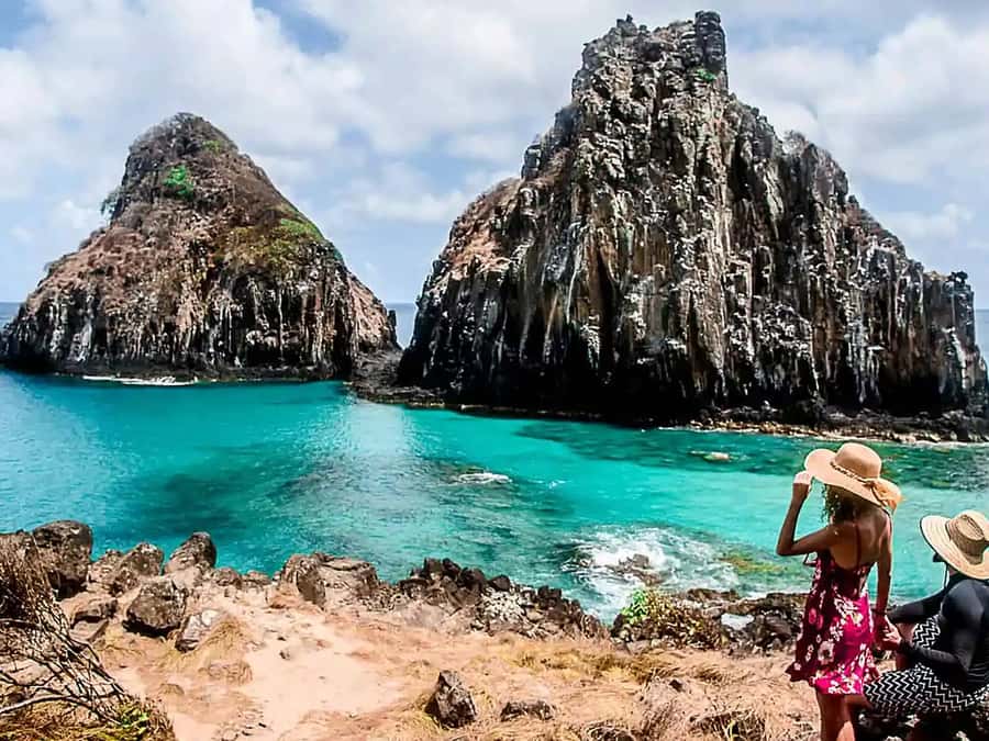 Explore Fernando de Noronha: 7-Hour Ilhatour - Baía dos Porcos and Praia do Porto: calmer beauty and more chance to breathe