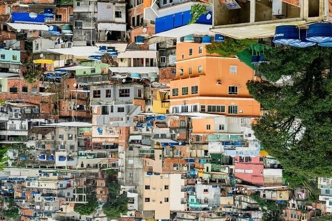 Explore the history and culture of Favela da Rocinha - The walk back through Rocinha: where the tour becomes real