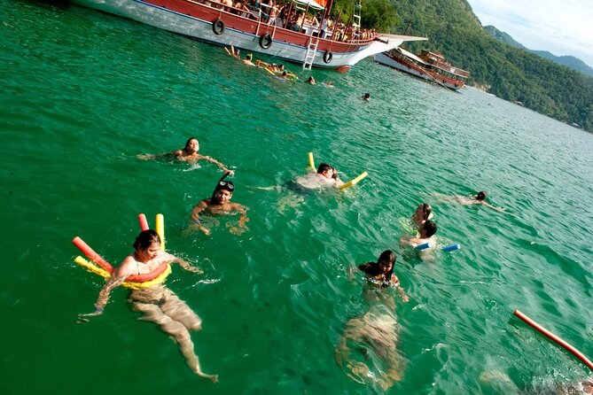 Exploring Angra Dos Reis and Ilha Grande in One Day - Lagoa Verde Snorkeling: Corals, Fish, and a Sea Turtle Chance