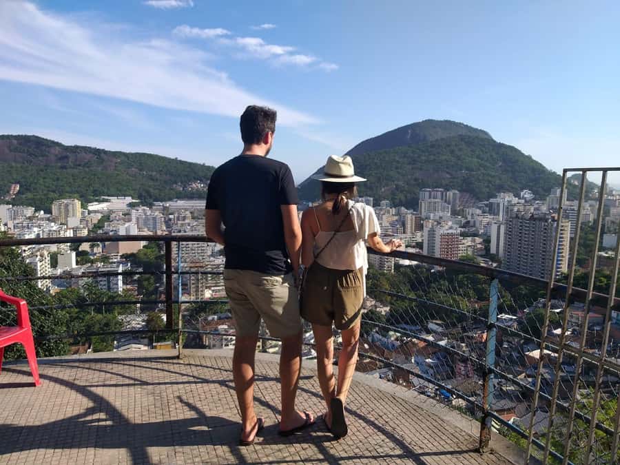 Favela Santa Marta: Walking Tour with local guide - Key things that make this tour work
