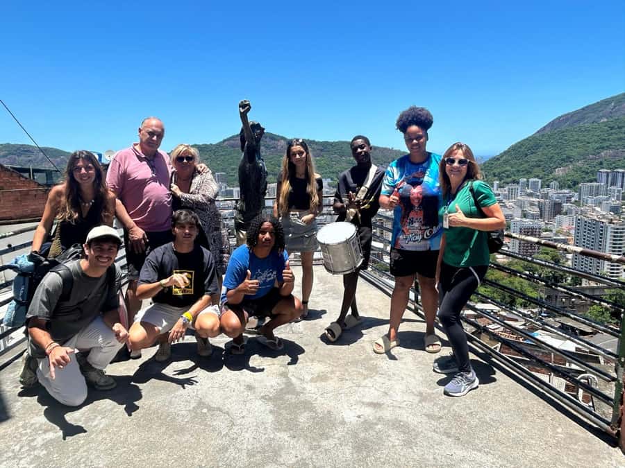 Favela Santa Marta: Walking Tour with local guide - Who this tour suits best (and who should reconsider)