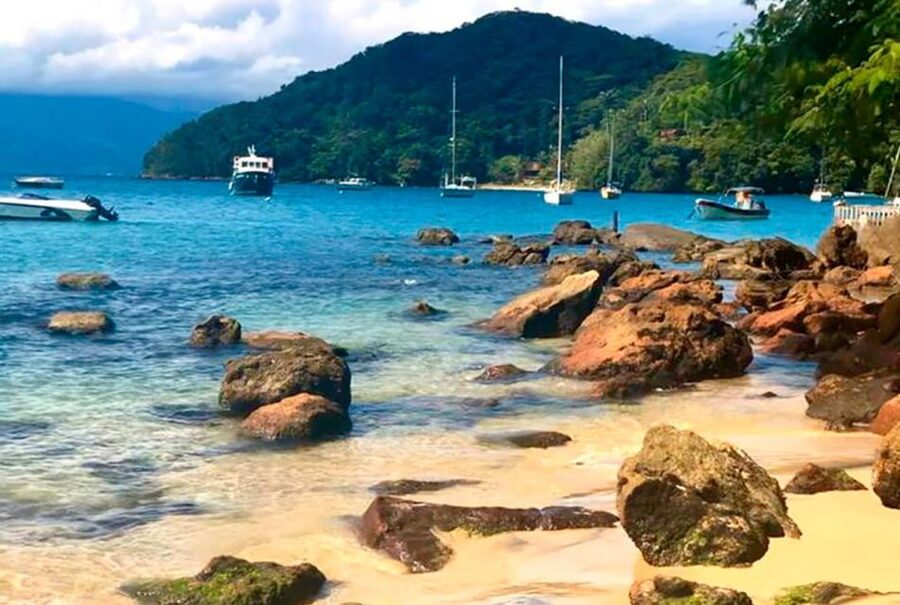 From Rio de Janeiro: Angra dos Reis & Ilha Grande Day Tour - The boat experience: comfort, crowding, and onboard extras