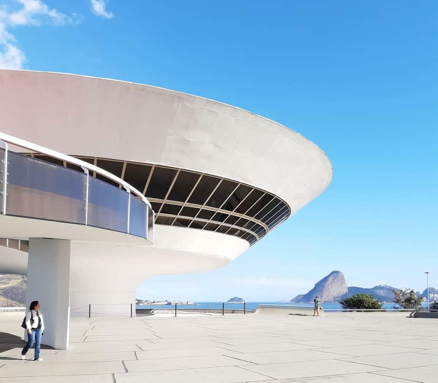 From Rio de Janeiro: Niterói Day Trip - Juscelino Kubitschek Square: a quick reset point