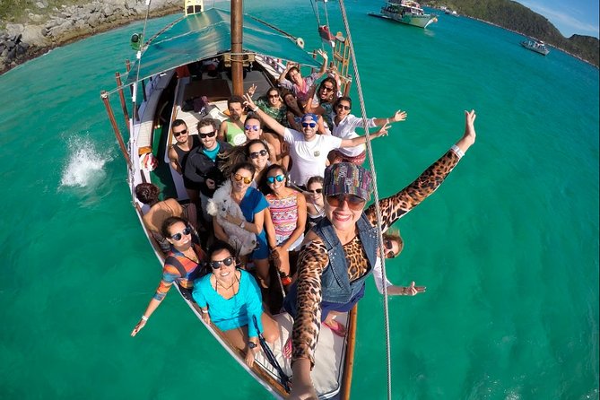Full Day Tour to Angra dos Reis and Grand Island - The schooner ride: calm cruising, and what the group size feels like