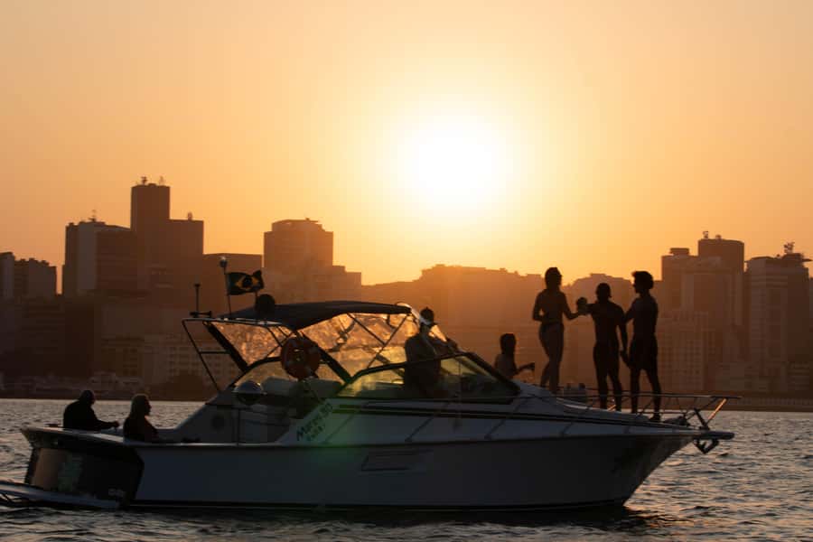 Glória: Sunset Speedboat Cruise with Drinks and Snacks - Adão and Eva Beach Swim: The Best Part, With a Real-World Safety Note