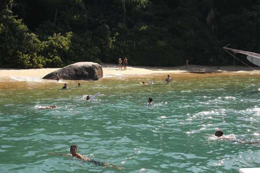 Half-Day Schooner Cruise and Snorkeling in Paraty Bay - Stop 3: Blue Lagoon, where lunch fits into the swim