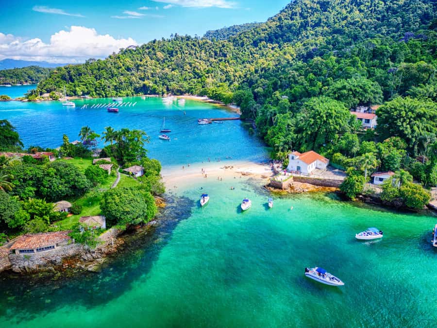 Ilha Grande: 7h Speedboat Tour of Paradise Islands - Baía da Ilha Grande cruise: the scenic warm-up before swimming