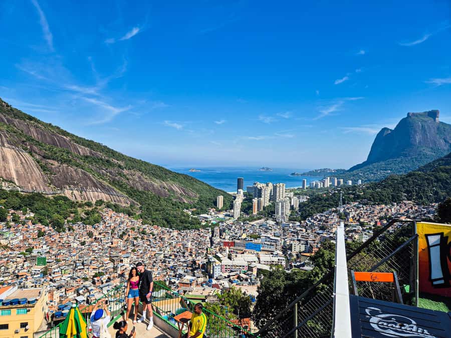 Jeep'n'Culture: Rocinha Favela and Tijuca Rainforest Tour - Rocinha on foot: what the talk and walk add