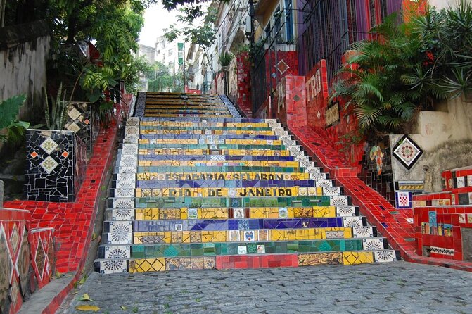 More than a Pub Crawl: An Authentic Night Experience in Rio - Why Lapa at night hits harder than a basic pub crawl