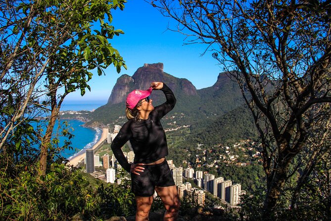 Morro Dois Irmãos Hikking + Vidigal Favela Tour - Morro Dois Irmãos Hike: quick climb, big Rio payoff