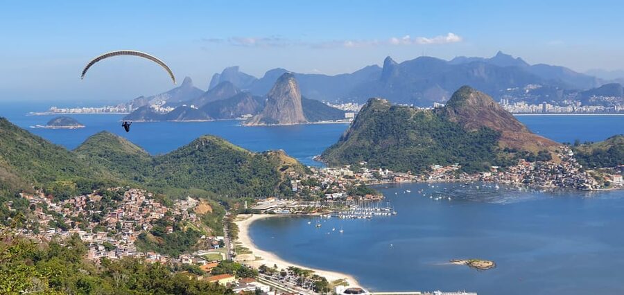 Niterói: Paragliding Experience with GoPro Photos and Video - Capturing your flight: GoPro photos and the downloadable full HD video