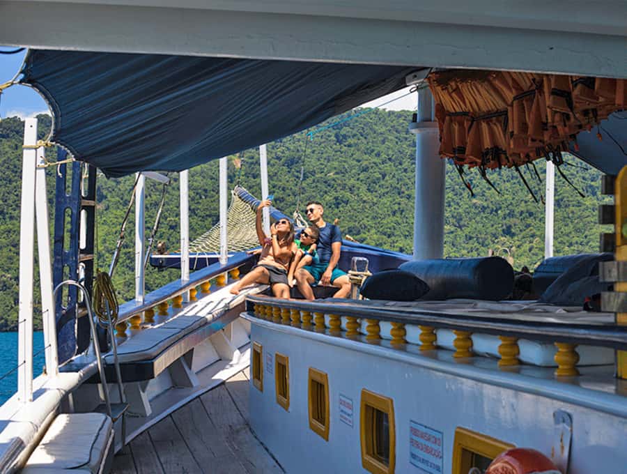 Paraty Bay: Islands & Beaches Boat Tour with Snorkeling - Getting tickets, then finding the harbor fast