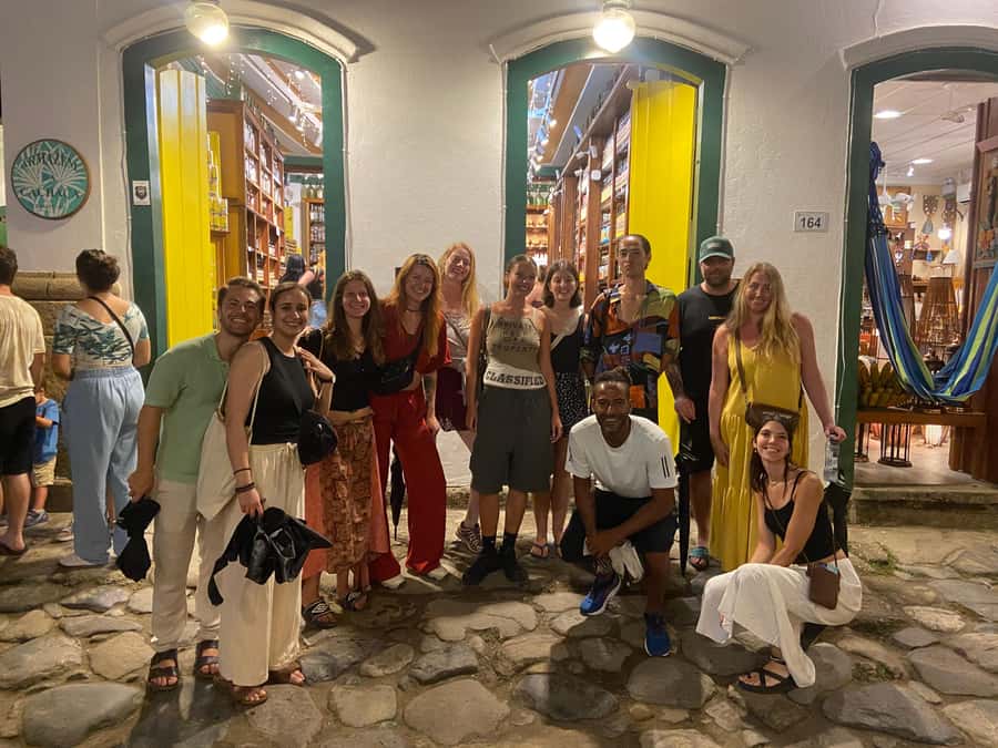 Paraty: Historic Centre Walking Tour & Cachaça Tasting - Timing matters: slippery stones and seeing the architecture in daylight