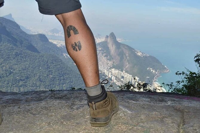 Pedra da Gávea Trail with Guide - The Carrasqueira Technique: Climbing and Rappelling Without Guesswork