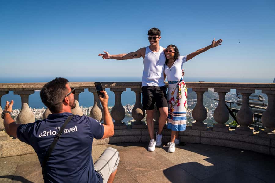 Rio: Christ the Redeemer & Selarón Steps Half-Day Tour - Lapa and the Carioca Aqueduct area: where Rio gets louder