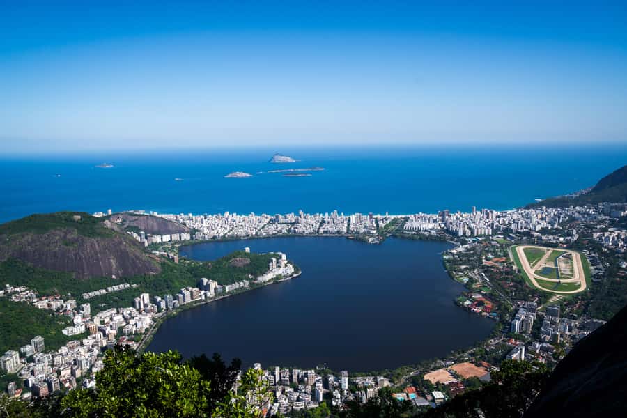 Rio: Christ the Redeemer & Selarón Steps Half-Day Tour - The guide experience: the difference between seeing and understanding