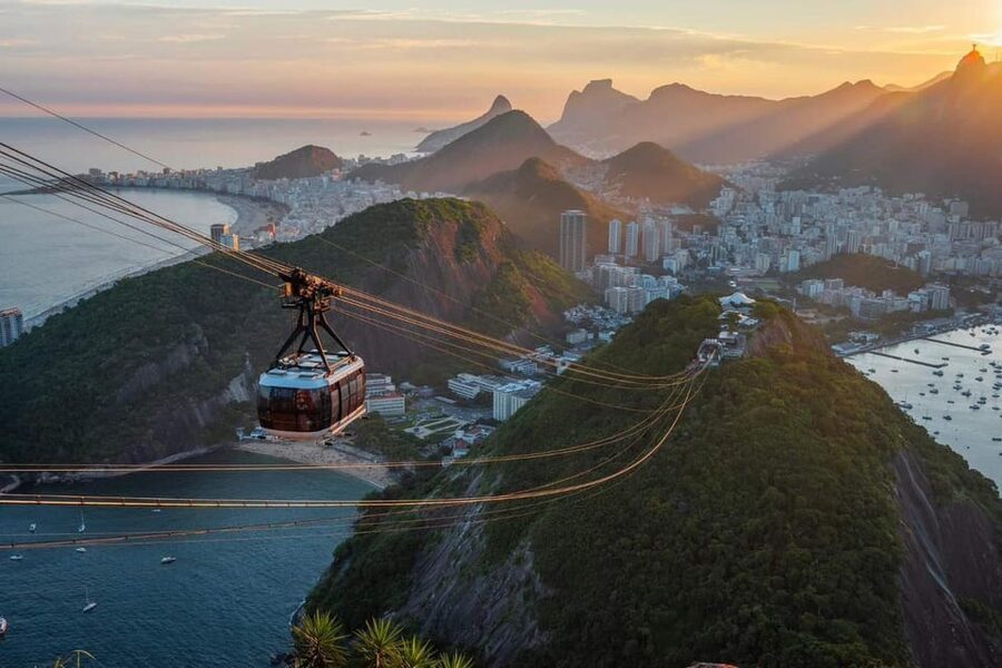 Rio: Cristo Redentor, Pão de Açúcar , almoço em churrascaria - Guides make the day: energy, timing, and responsiveness