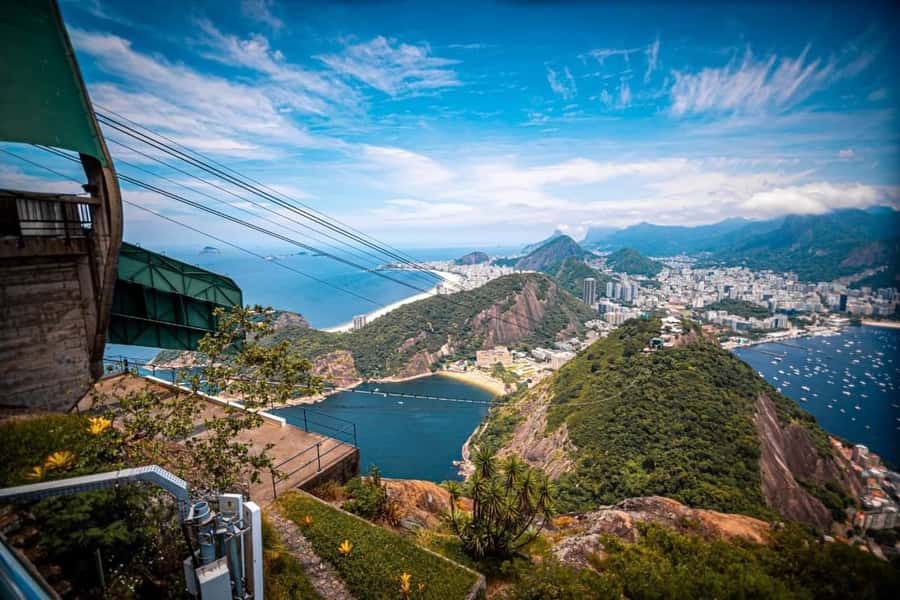 Rio: Cristo Redentor, Pão de Açúcar , almoço em churrascaria - Hotel pickup and the small-group advantage