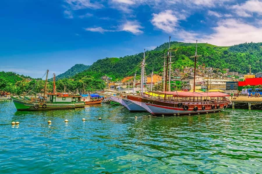 Rio de Janeiro: Angra dos Reis and Ilha Grande Full-Day Tour - Lagoa Azul and Lagoa Verde: the swim moments that justify the 14 hours