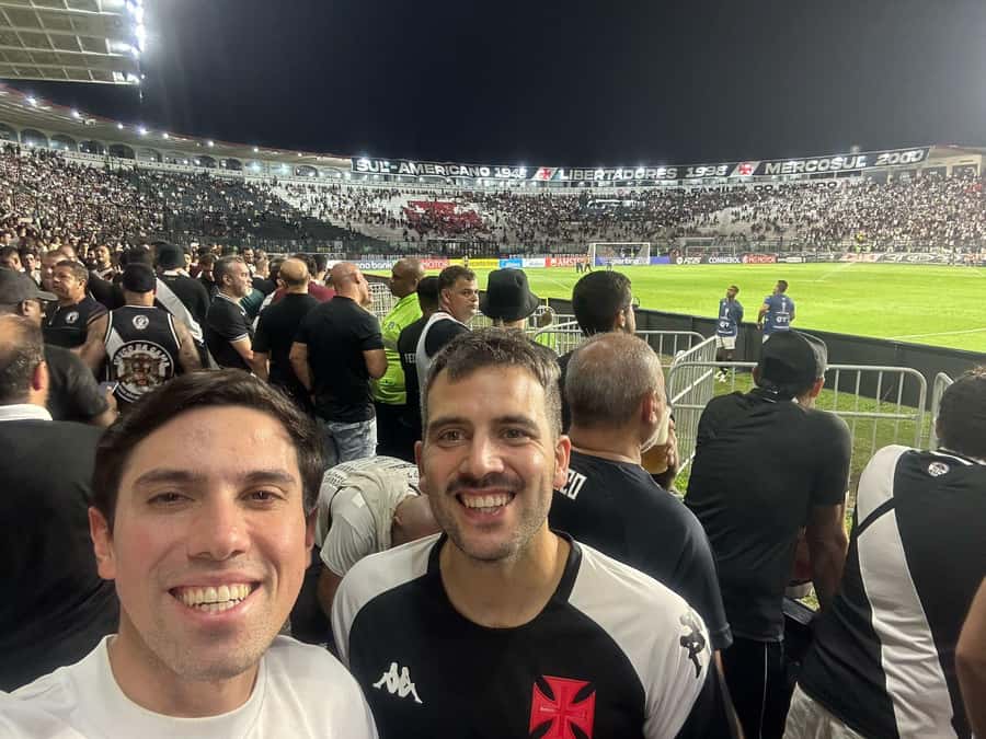 Rio de Janeiro: Attend a Vasco da Gama game with local guide - Match time: drums, chanting, and how Vasco fans fill the stands