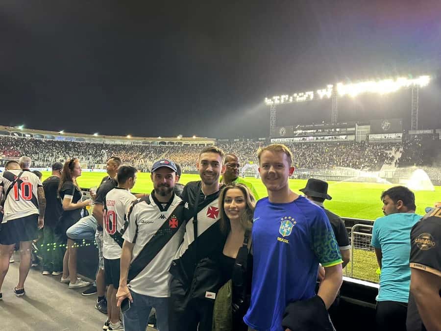Rio de Janeiro: Attend a Vasco da Gama game with local guide - Meeting at the Vasco store: starting before kickoff
