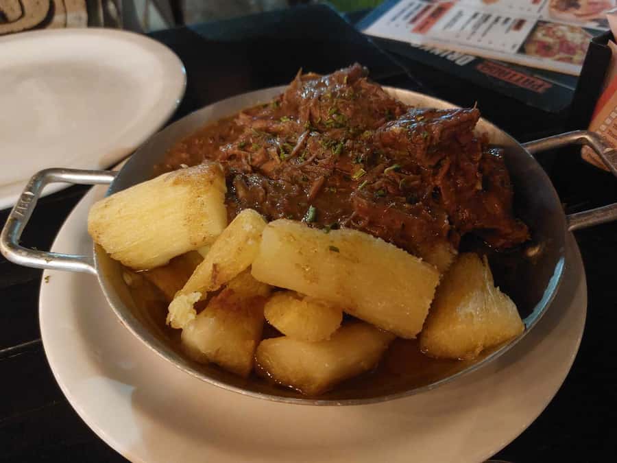 Rio de Janeiro: Barra da Tijuca Walk & Food Tour with Drinks - The drink plan: caipirinhas, beers, and shots