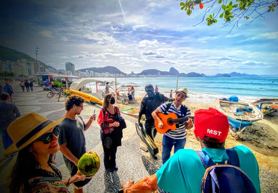 Rio de Janeiro: Bossa Nova Walking Tour with Guide - The Ipanema-to-Copacabana walk: why the route matters