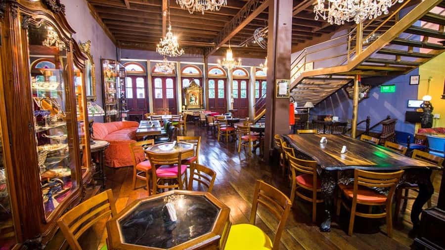 Rio de Janeiro: Brazilian Music at Rio Scenarium with Dinner - Rio Scenarium: an antique-shop bar with multiple levels and film set energy