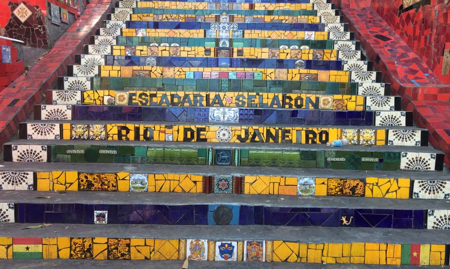 Rio de Janeiro Downtown Tour - Maracanã Stadium and the Sambadrome: Carnival scale without the marathon