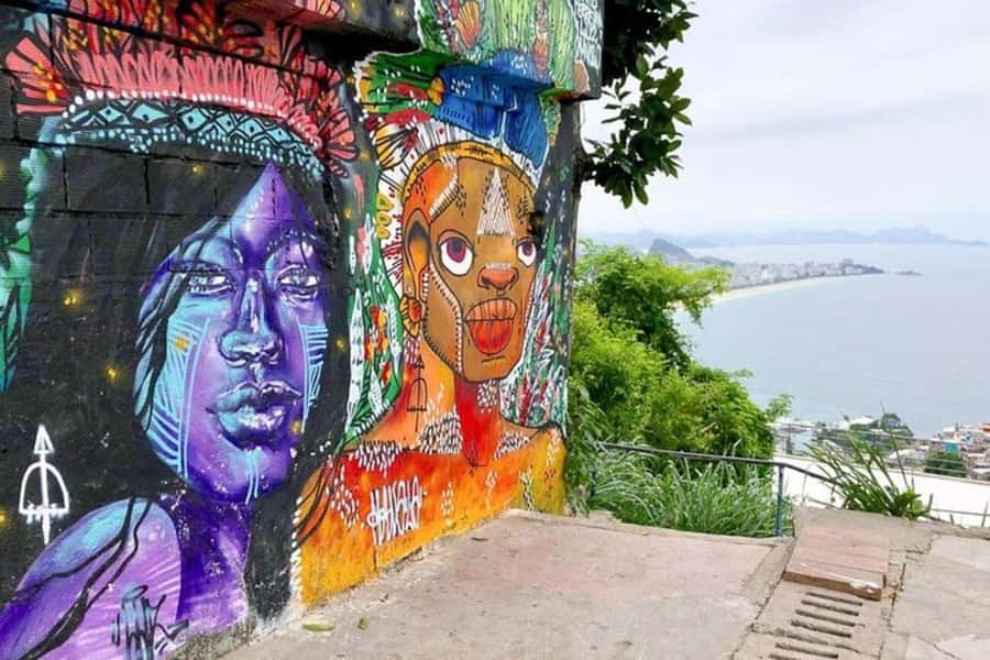 Rio de Janeiro: Favela Jeep Tour to Rocinha and Capoeira - The 4-hour rhythm: pickup, Rocinha streets, commerce stops, capoeira