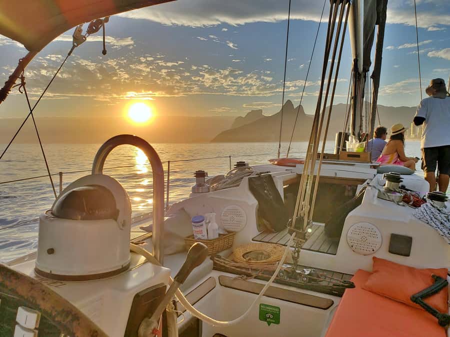 Rio de Janeiro: Guanabara Bay Sunset Sailing Tour & Drinks - Key Points That Matter Before You Go