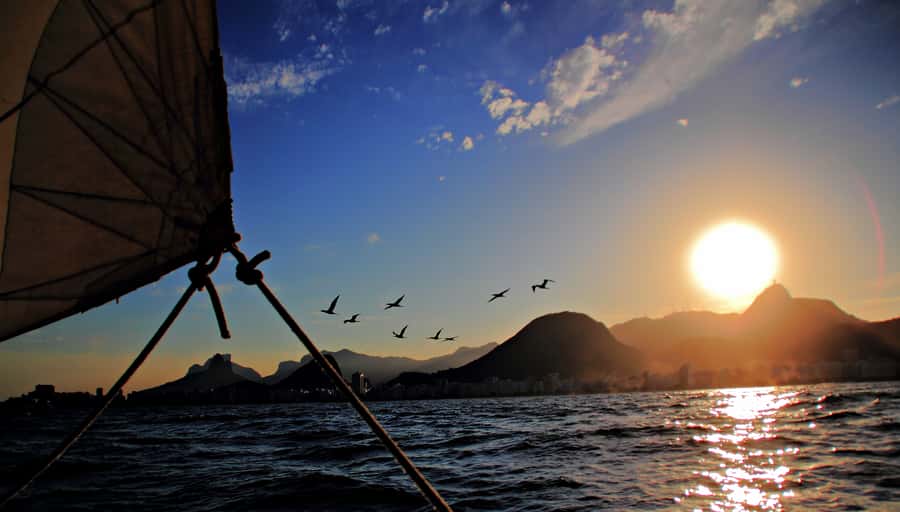 Rio de Janeiro: Guanabara Bay Sunset Sailing Tour & Drinks - Why Guanabara Bay Sunset Feels Different Than Shore Views