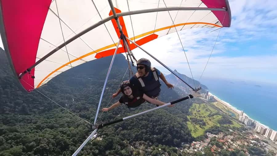 Rio de Janeiro: Hang Gliding or Paragliding Experience - Quick takeaways before you go