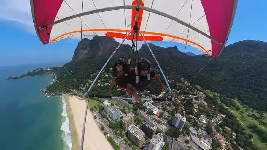 Rio de Janeiro: Hang Gliding or Paragliding Experience - São Conrado meeting point to Pedra Bonita launch