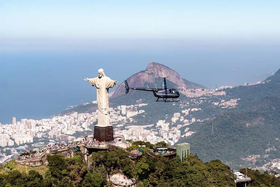 Rio de Janeiro: Helicopter Tour with an unforgettable view - Why a 30-minute helicopter loop is the fast way to see Rio