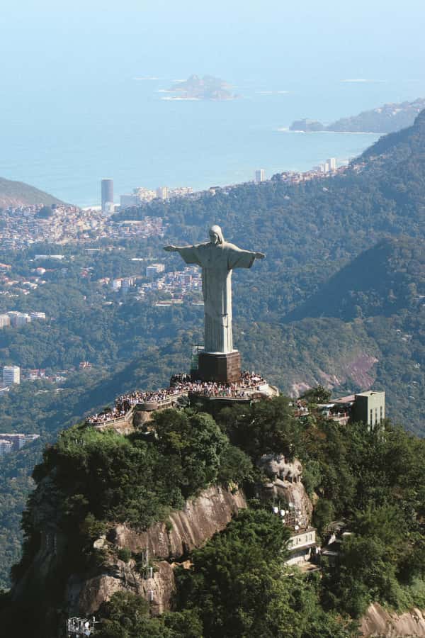 Rio de Janeiro: Helicopter Tour with an unforgettable view - Morro Dois Irmãos, Leblon, and Ipanema: how the coast changes mid-flight
