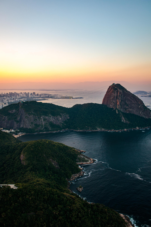 Rio de Janeiro: Helicopter Tour with an unforgettable view - Rodrigo de Freitas Lagoon: the “break” before the statue zone