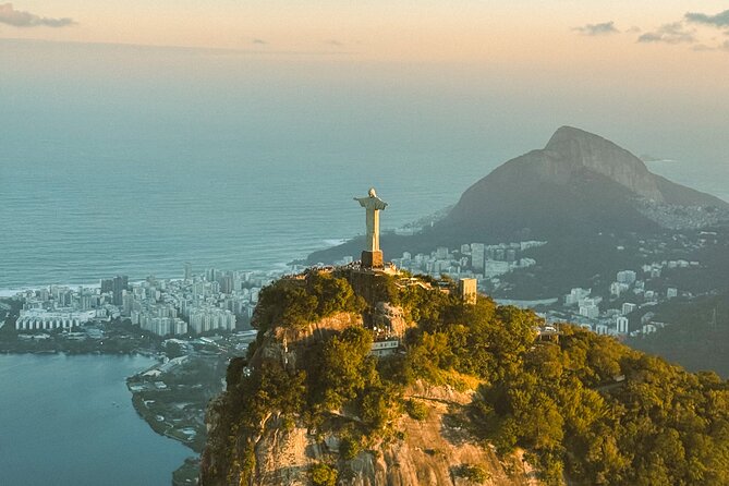 Rio de Janeiro Helicopter Tour without Doors - Arpoador and Lagoa Rodrigo de Freitas: Two Postcard Views in Motion