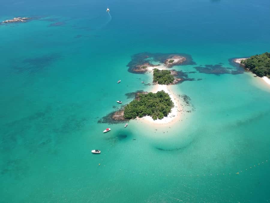 Rio de Janeiro: Ilha Grande with Boat Tour & Optional Lunch - Boarding the schooner in Angra dos Reis: views first, comfort second