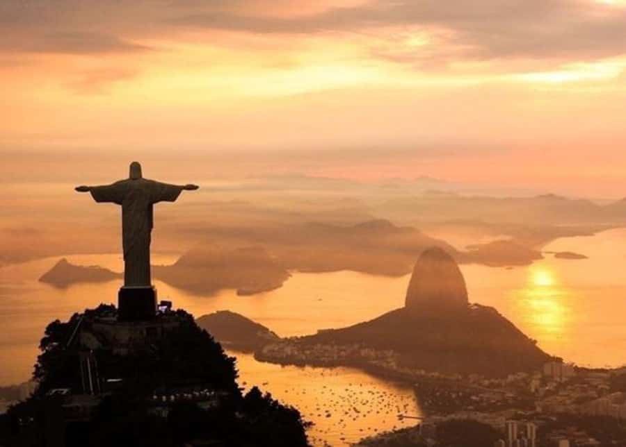 Rio de Janeiro: Jeep Tour Christ the Redeemer + Sugar Loaf - Getting your best photos at Christ without turning it into a workout