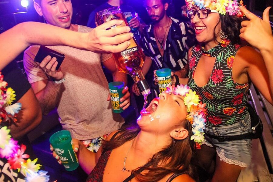 Rio de Janeiro: Late Night Boat Party with DJ and Dancing - Should You Book This Rio Late-Night Boat Party?