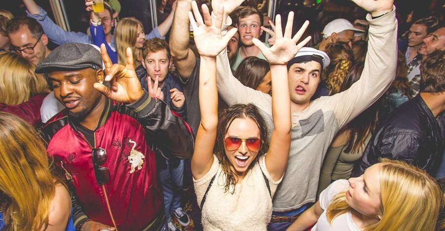 Rio de Janeiro: Late Night Boat Party with DJ and Dancing - Your 4-Hour Night Plan: Boarding, the Guided Marina Start, and Back to the Dock