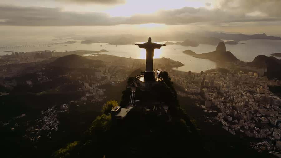 Rio de Janeiro Private: Christ, Sugarloaf, Maracanã and more - First Stop: Hotel Pickup and the Tijuca Forest Approach to Christ the Redeemer