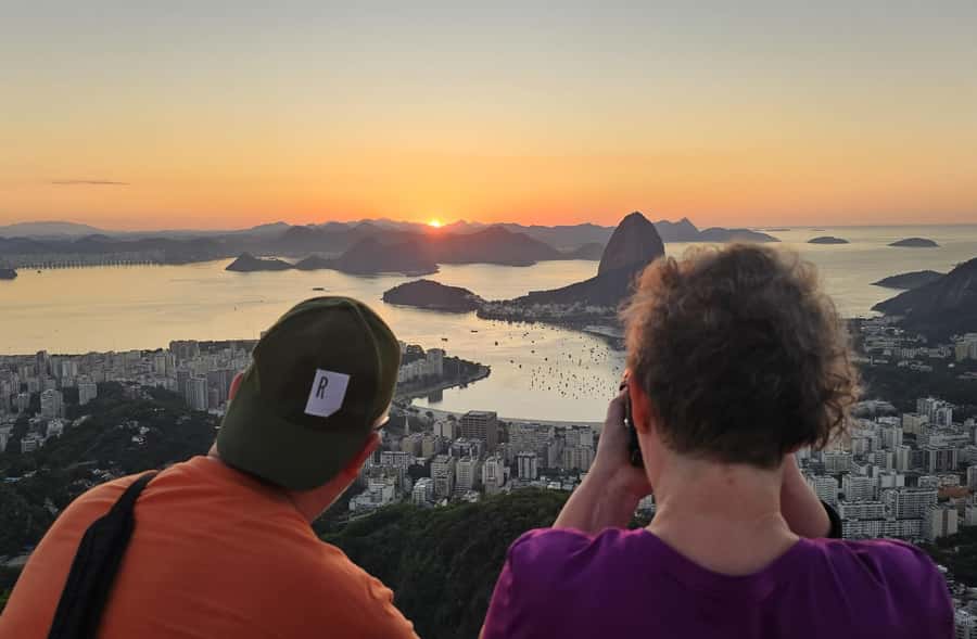 Rio de Janeiro: Private Sunrise Tour at Mirante Dona Marta - Getting back by about 7:30 AM: how this tour sets up your day