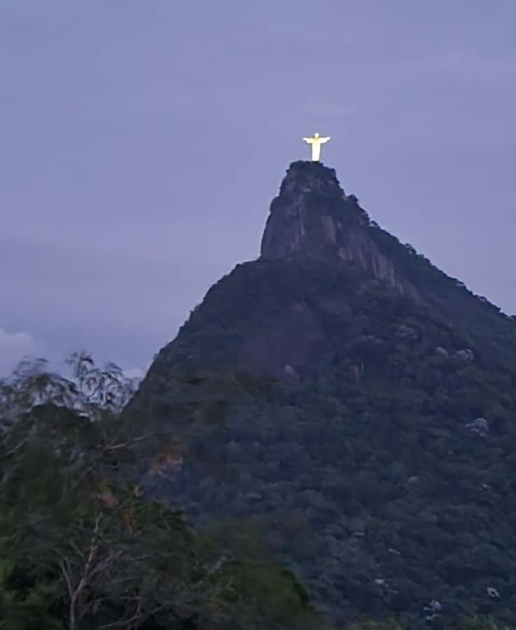 Rio de Janeiro: Private Sunrise Tour at Mirante Dona Marta - Price and value: why $129 per group up to 4 can feel fair
