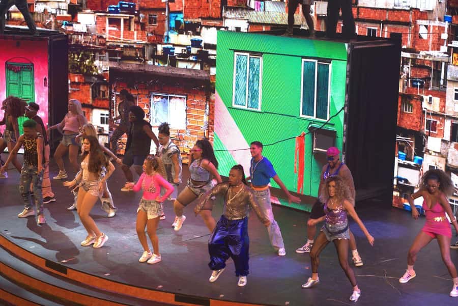 Rio de Janeiro: Roxy Dinner Show with Hotel Pickup - Copacabana to Roxy: How the Night Starts in an Art Deco Cinema